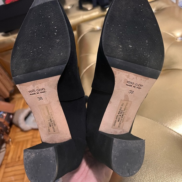 Shoes - Picture 2 of 10